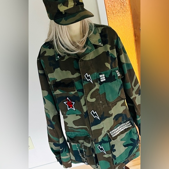 CAMO/ MILITARY JACKET/ TOP-ON BACK—MILITARY WITH STUDS—CUSTOM-OVERSIZED —COOL 🔥 - Picture 2 of 16
